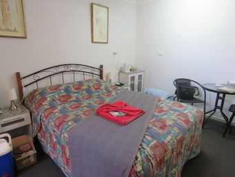 341_newdegate_motel_img_9278.jpg