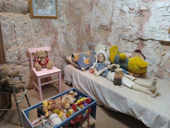 341_old_timers_mine_1960s_childs_bedroom_img_2586.jpg