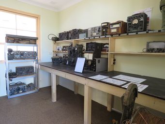 341_merredin_military_radio_room_img_8981.jpg