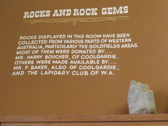 341_rocks_and_gems_coolgardie_museum_img_0408c.jpg