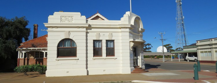 750_banner_former_national_bank_1923_img_9569s.jpg